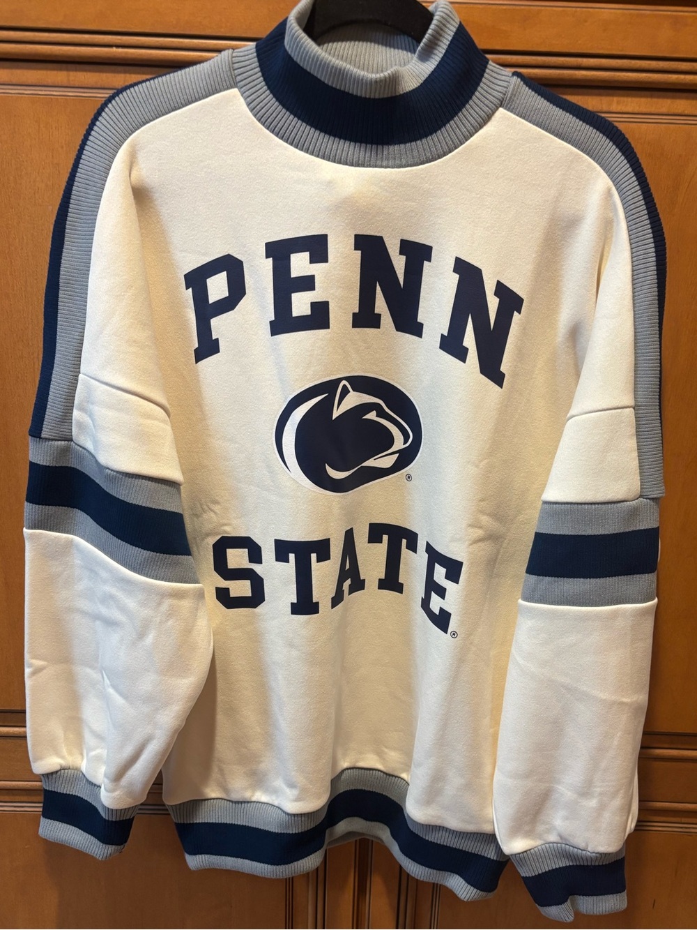 *NWT* Penn State Women's Cream & Navy Pullover Heavy Duty Sweatshirt. Size: S